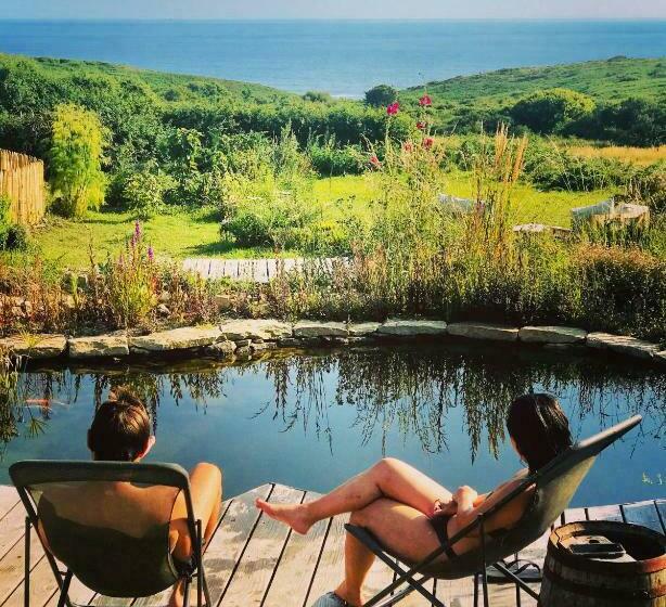 Bohémienne Regarde La Mer