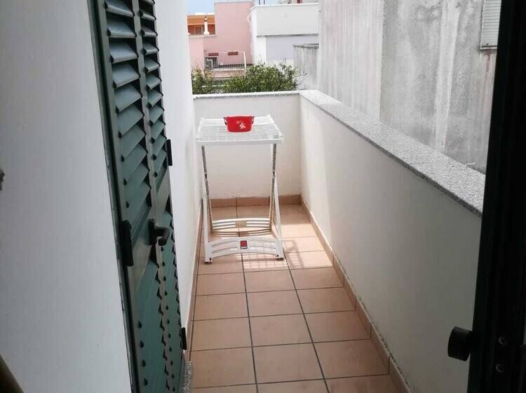 Bright Apartment A Few Km From The Sea