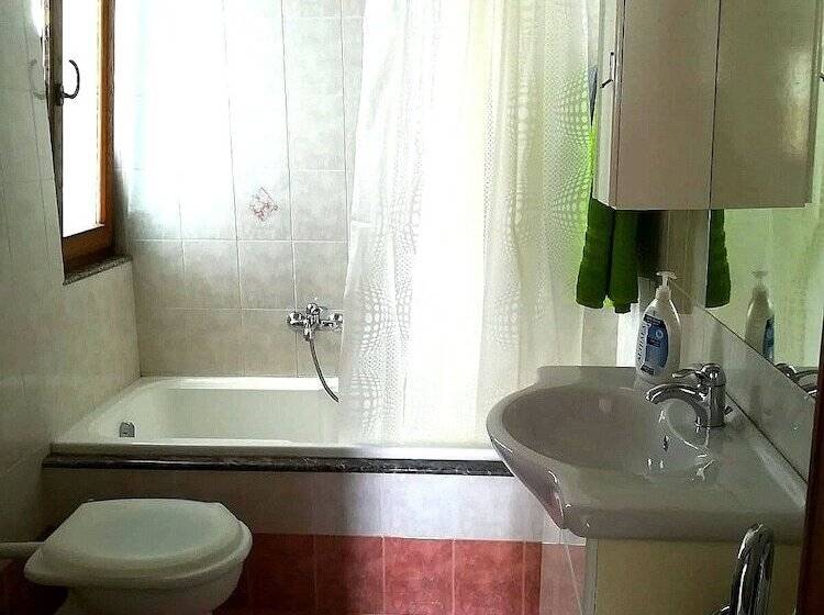 Bright Apartment A Few Km From The Sea