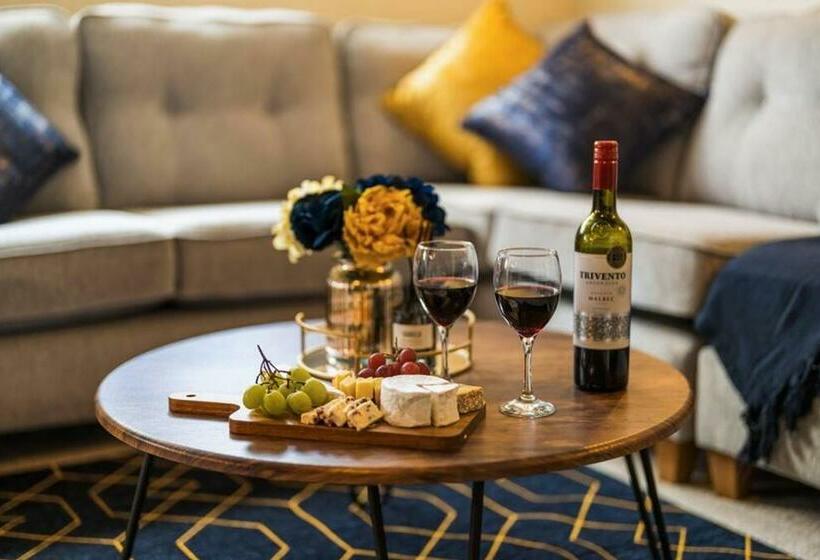 Characteristic 4 Bed Apartment In The Heart Of Windsor