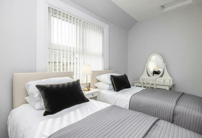 Cosy Town Centre Cottage