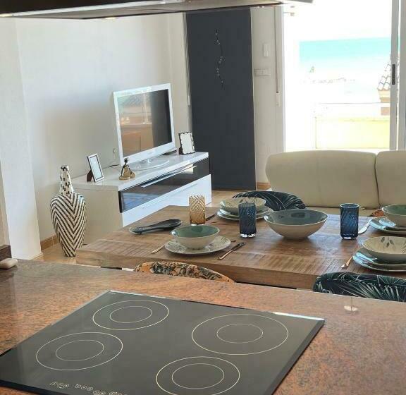 Duplex Penthouse With Sea, Beach, Marina & Mountain Views