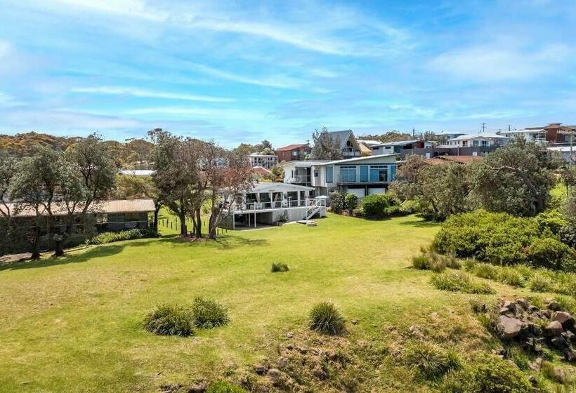 Kioloa Merry Beach Front Gem