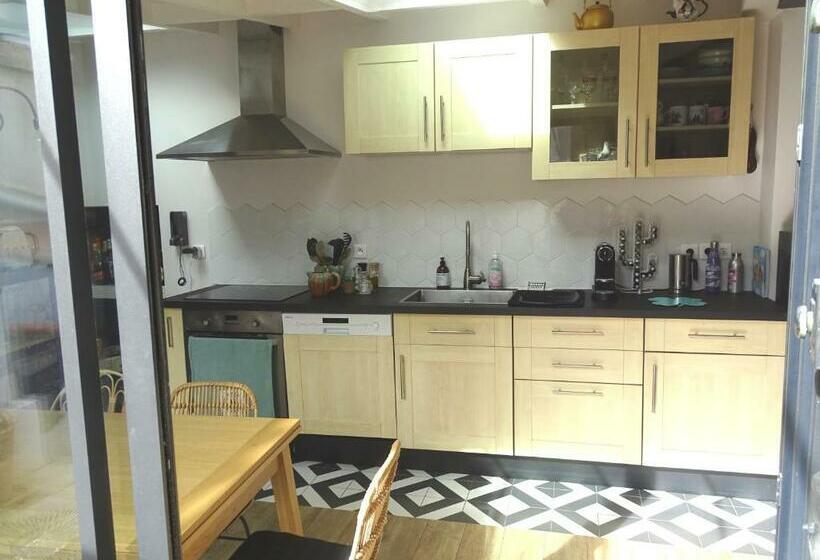 [maison De Ville Proche Plage]  Marseille Catalans