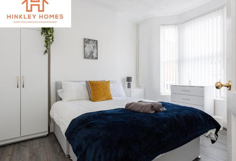 Newly Renovated 4bed   Free Parking   City Links By Hinkley Homes Short Lets & Serviced Accommodatio
