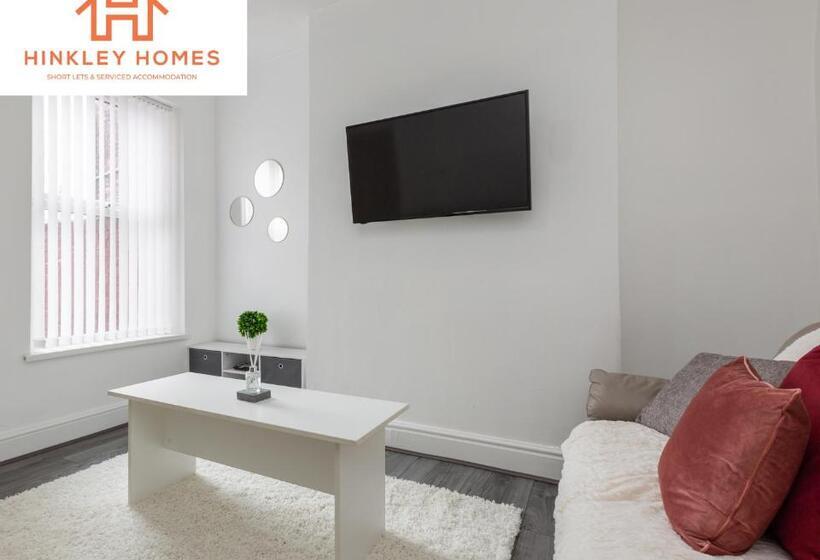 Newly Renovated 4bed   Free Parking   City Links By Hinkley Homes Short Lets & Serviced Accommodatio