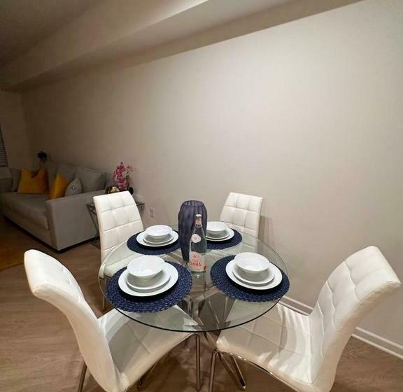 Next To John Wayne Luxury Apartment