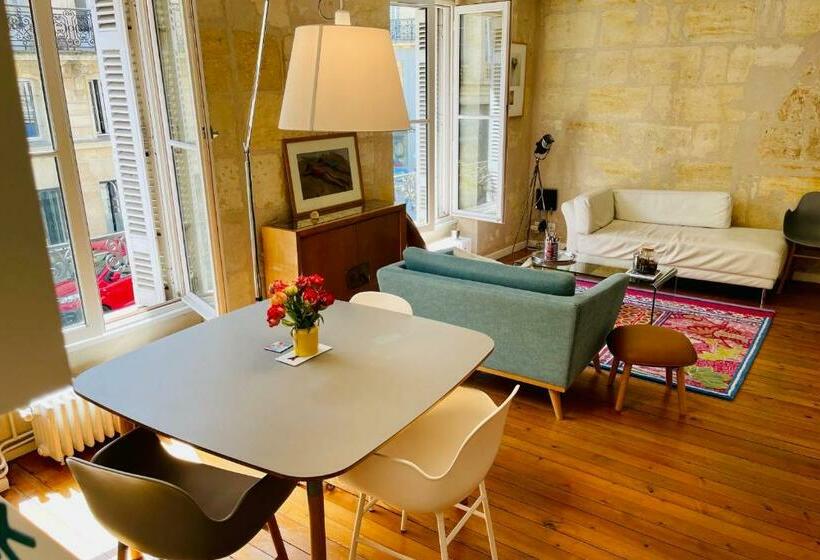 Nice Furnished Apartment With Inner Courtyard Near The City Center
