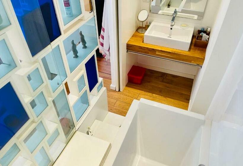 Nice Furnished Apartment With Inner Courtyard Near The City Center