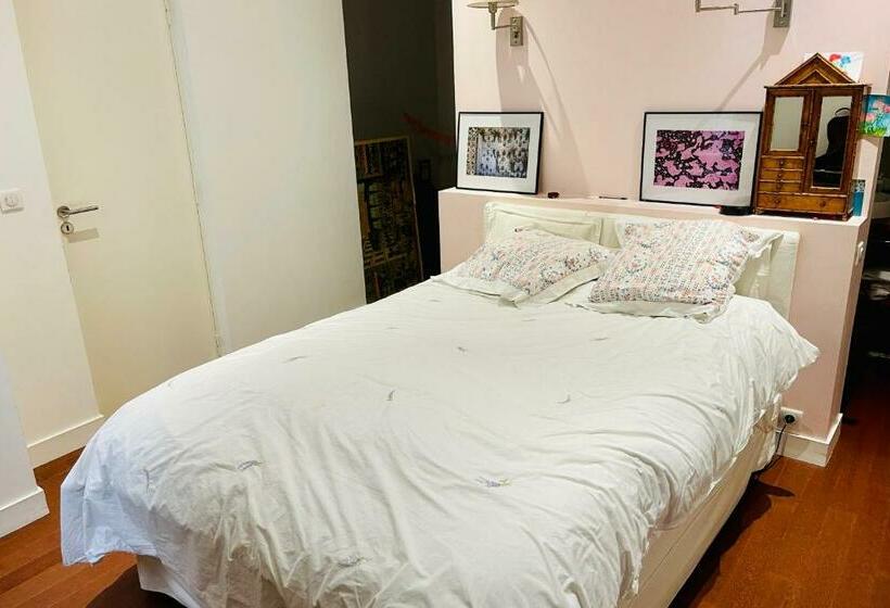 Nice Furnished Apartment With Inner Courtyard Near The City Center