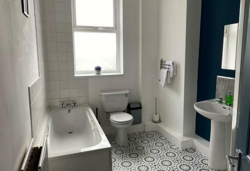 Rawling   Canny 2 Bed Flat Close To Ncle Free Wifi & Parking