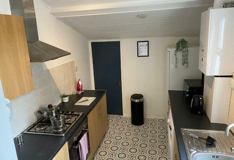 Rawling   Canny 2 Bed Flat Close To Ncle Free Wifi & Parking