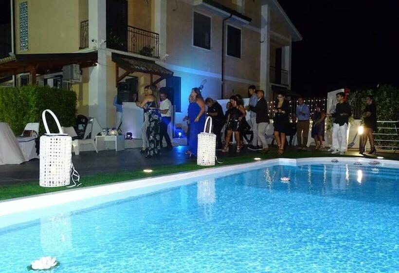 Alloggio Affascinante Con Piscina Vista Mare