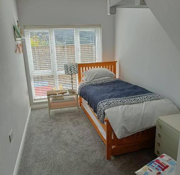 Beautiful 1 Bed Riversi Cottage Located In Malpas