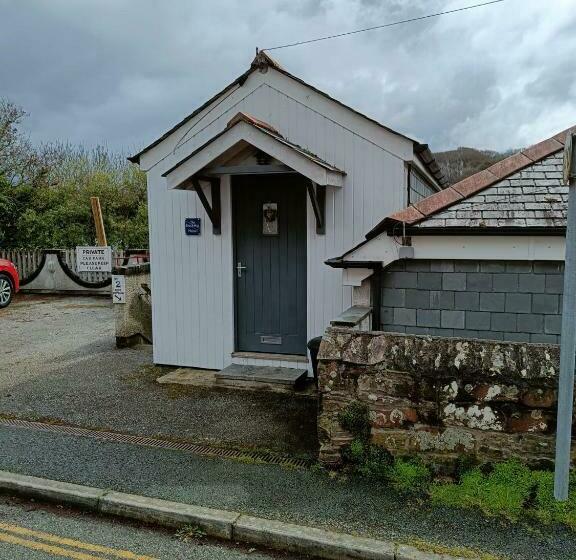 Beautiful 1 Bed Riversi Cottage Located In Malpas