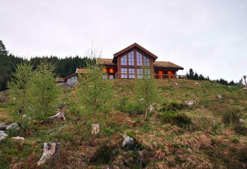Cabin In Beautiful Surroundings At Harpefossen