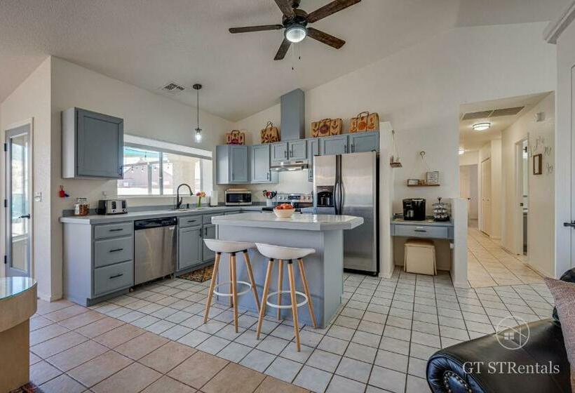 Freshwater Fun   Pet & Family Friendly With Great Location!