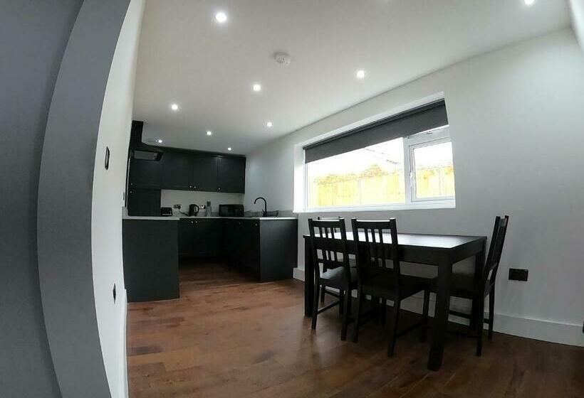 Fully Accessible   Disability Adapted Holiday Cottage   Skegness