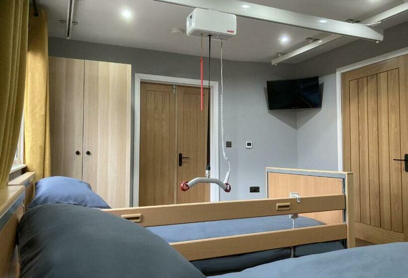 Fully Accessible   Disability Adapted Holiday Cottage   Skegness