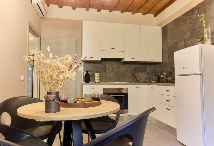 Industrial Apartment In The Heart Of San Miniato