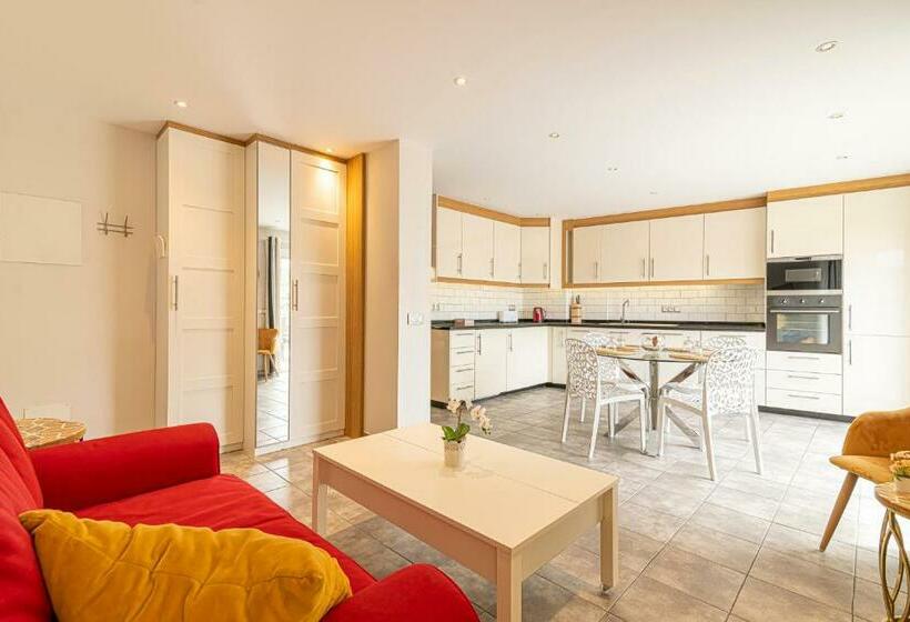 Penthouse Manureva By Pajarito Holidays