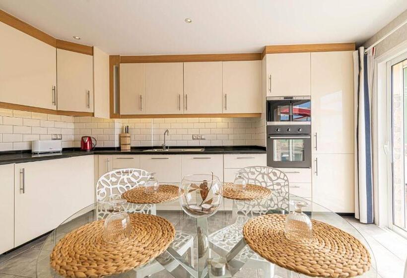 Penthouse Manureva By Pajarito Holidays