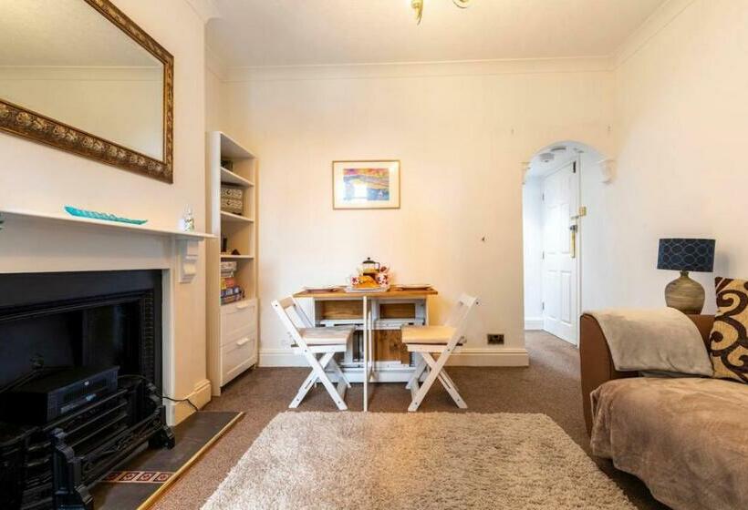 Shelley’s Seaside Stay