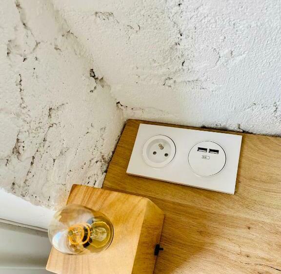 Studio équipé Climatisé Avec Balcon Au Mourillon à 20m De La Plage