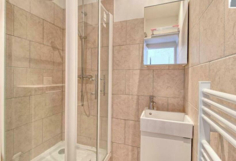 Studio équipé Climatisé Avec Balcon Au Mourillon à 20m De La Plage