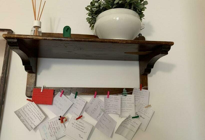 The Royal House   Un Passo Dalla Reggia /en Es It