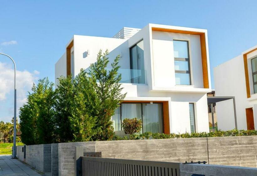 Villa Laurus 2 With Private Pool