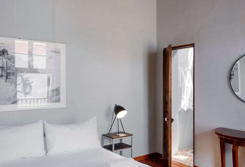 3br Baroque Villa With Spacious Terrace