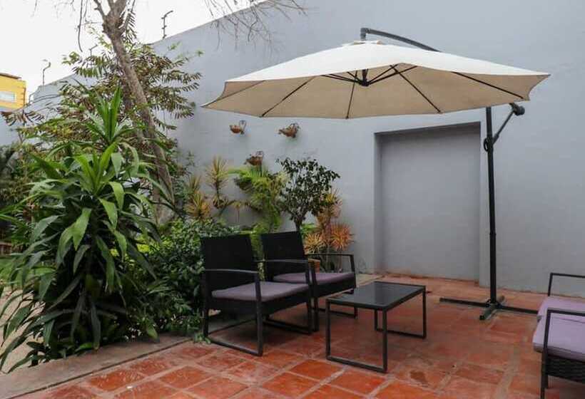 3br Baroque Villa With Spacious Terrace