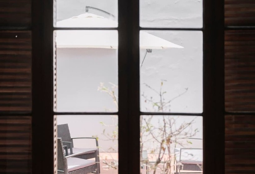 3br Baroque Villa With Spacious Terrace