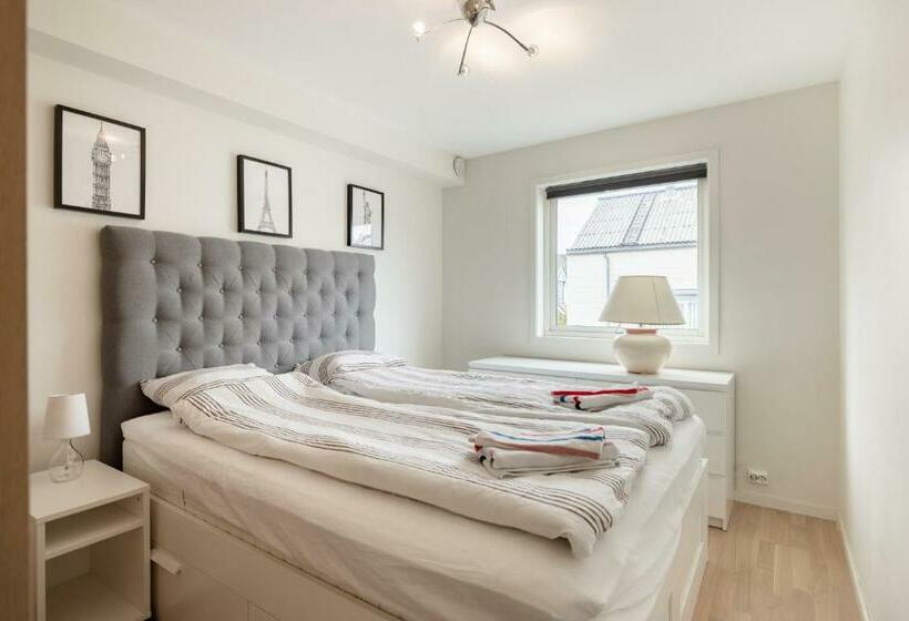 Central Top Floor Apartment