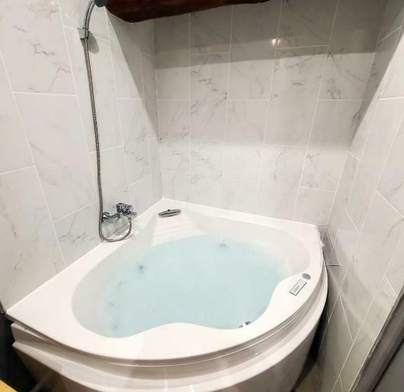 L Idylle   Studio Cocooning Avec Jacuzzi