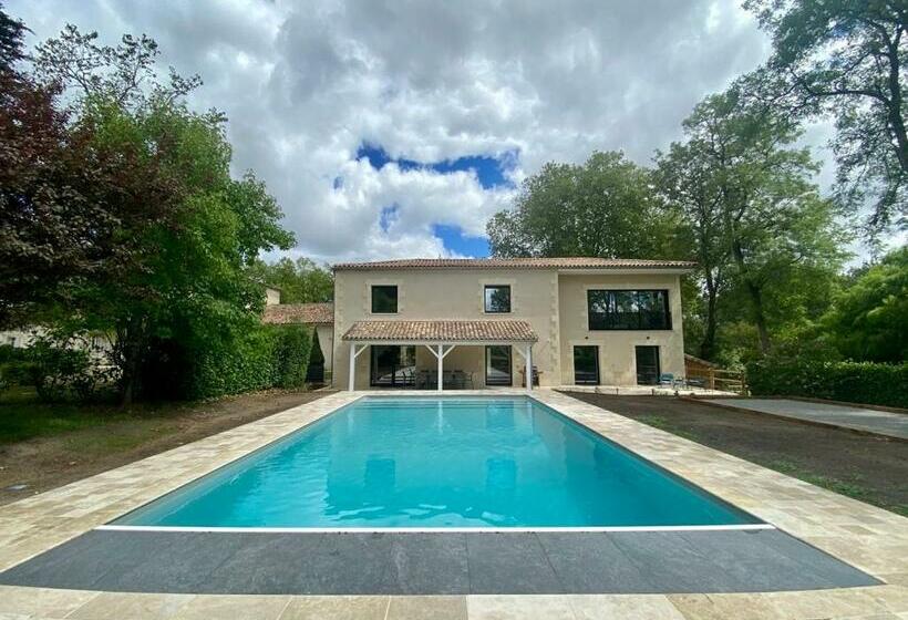 La Maison L Eperon, Stylish 5 Star Villa Surrounded By Vineyard Near Saint Emilion