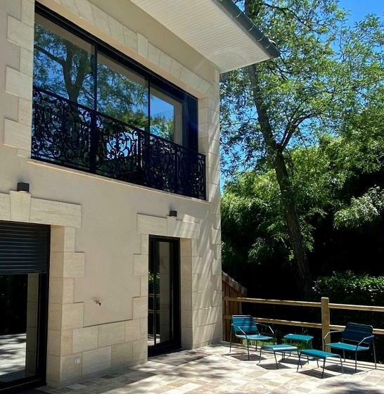 La Maison L Eperon, Stylish 5 Star Villa Surrounded By Vineyard Near Saint Emilion