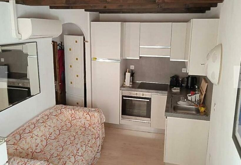 Romantica Casetta Famigliare Ticinese   Nel Nucleo