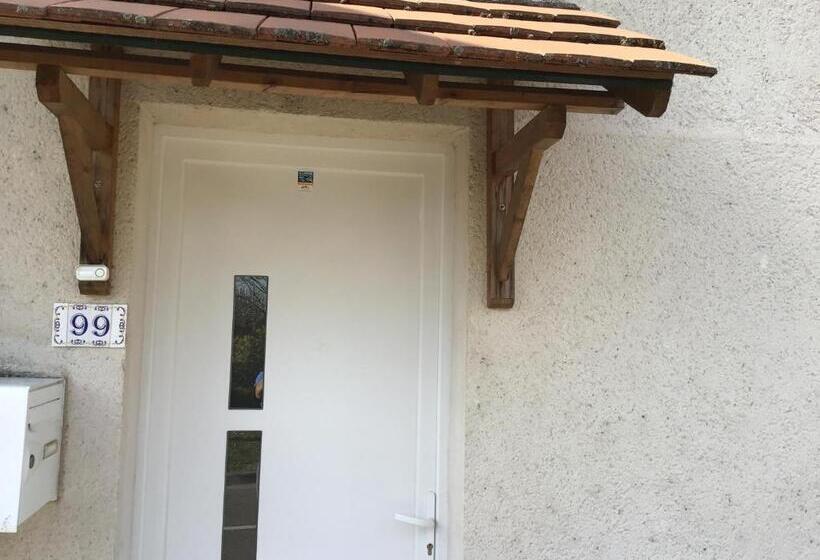 Maison Calme Et Fonctionnelle