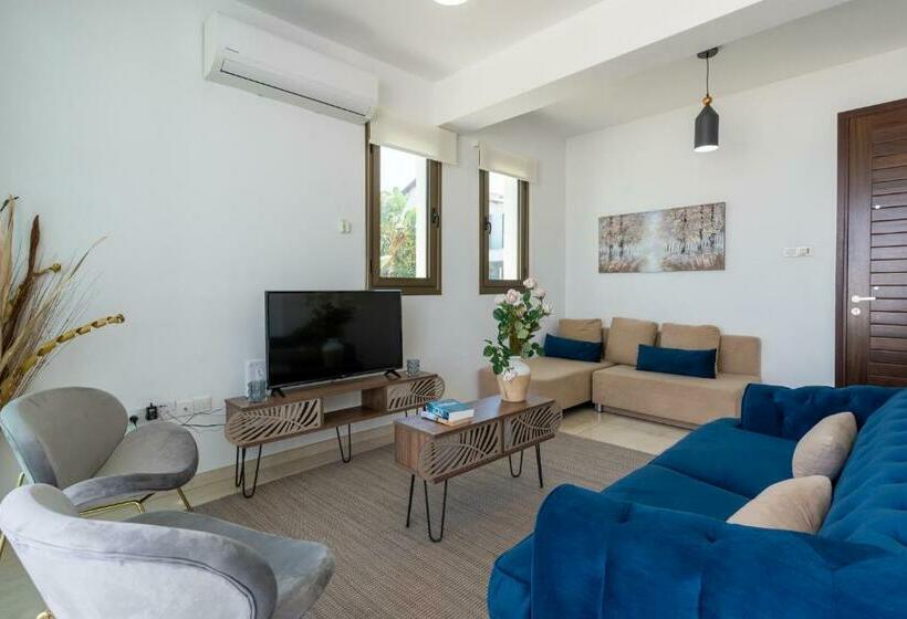 Sea La Vie 3 Br Villa In Protaras