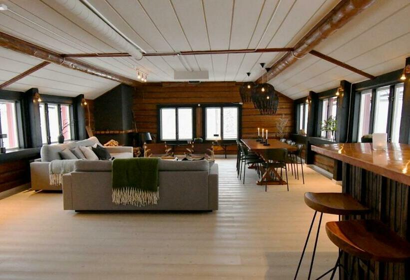 Skars Lodge / North Mountain Lodge