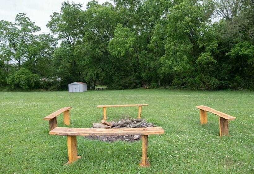 Spacious 3br+ Douglas Lake +pigeon Forge+ Gym +disney+ Firepit +creek+ Fishin