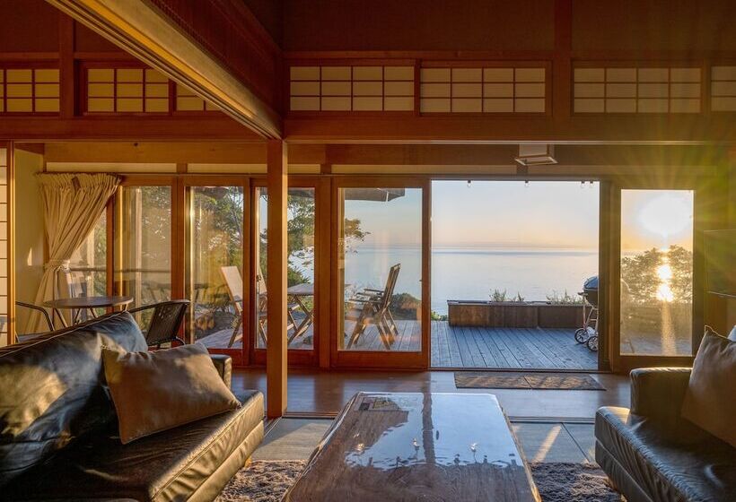 Toya Cliff House