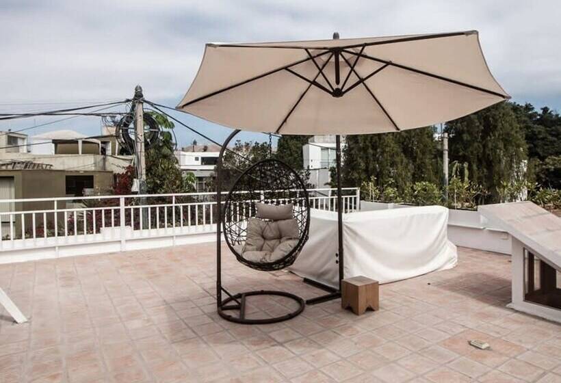 Villa With Rooftop Terrace In Barranco