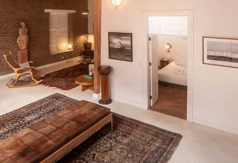 Villa With Rooftop Terrace In Barranco