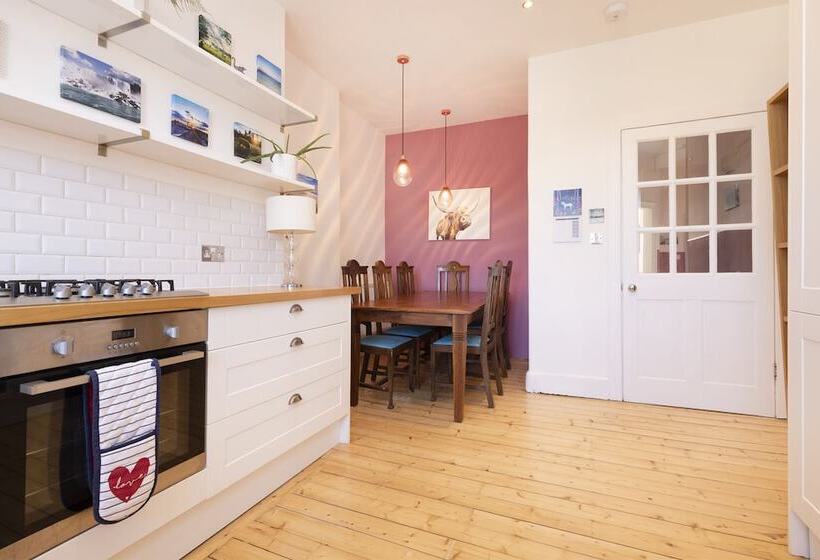 Joivy Gorgeous 1 Bed Flat With A Shared Garden