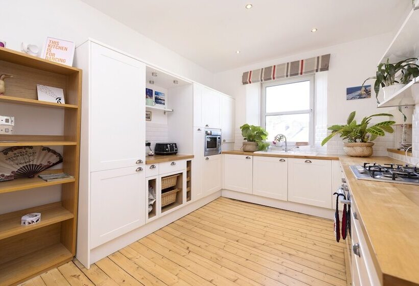 Joivy Gorgeous 1 Bed Flat With A Shared Garden