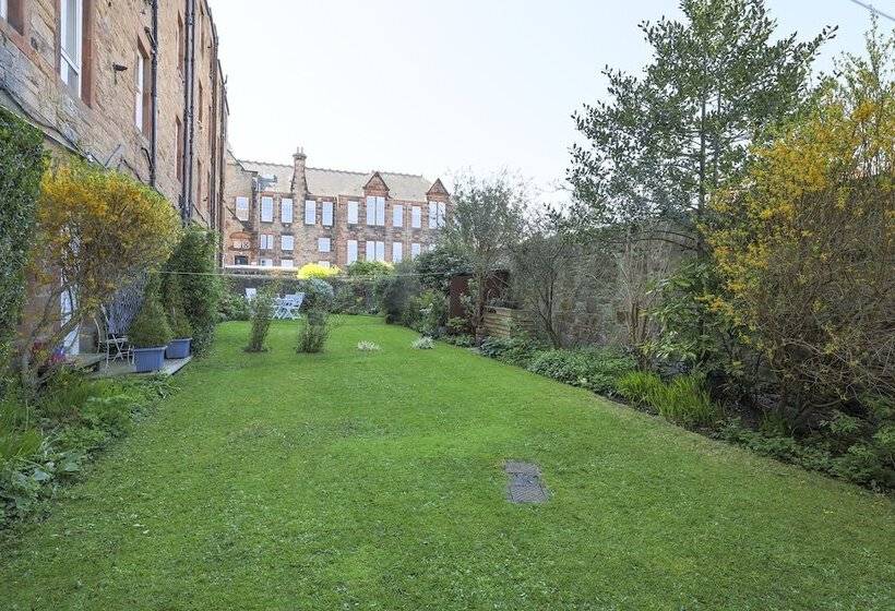 Joivy Gorgeous 1 Bed Flat With A Shared Garden