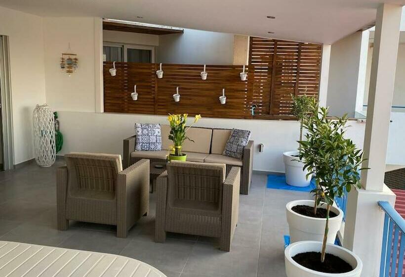 Casa Azzuro Luxurious Modern Apartment Kapparis